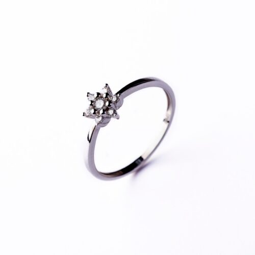 Sortija Oro Blanco 18kt Estrella con Brillantes