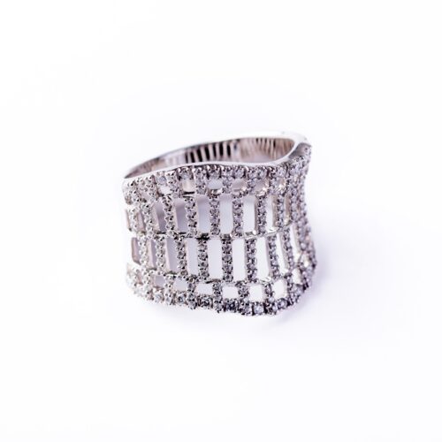 Sortija Oro Blanco Calada con 160 Brillantes