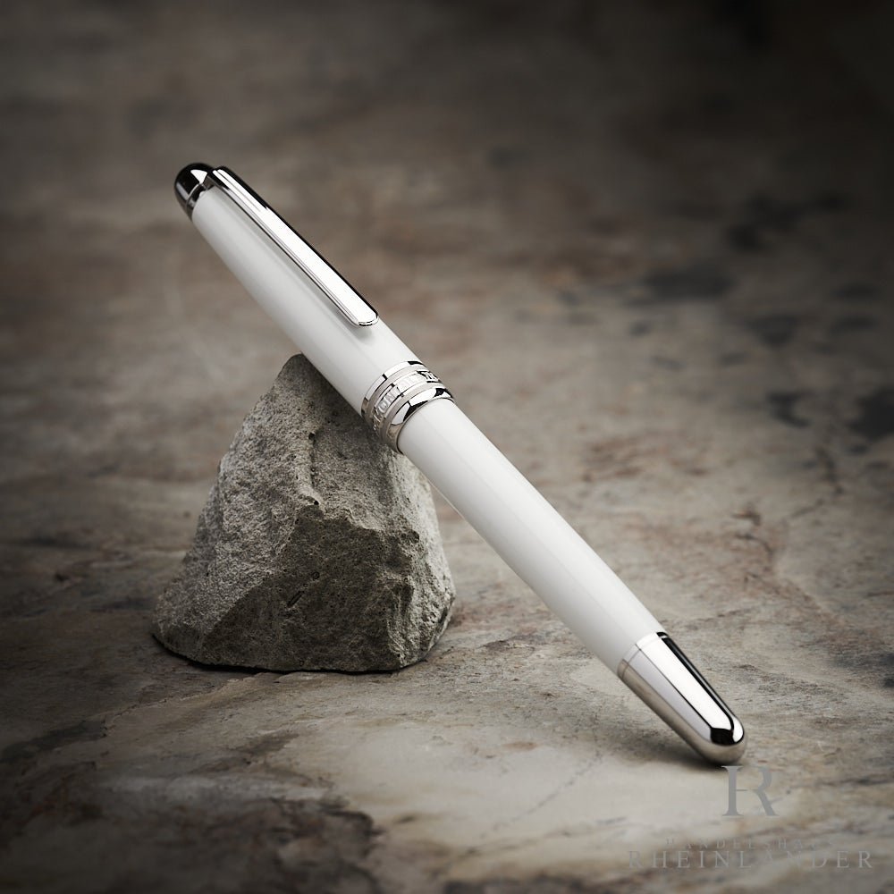 Rollerball Montblanc Meisterstück Tribute to the Mont Blanc en laca blanca con emblema de cuarzo nieve