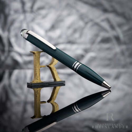 Bolígrafo Montblanc StarWalker PolarGreen en resina verde con patrón de olas y acabados platino