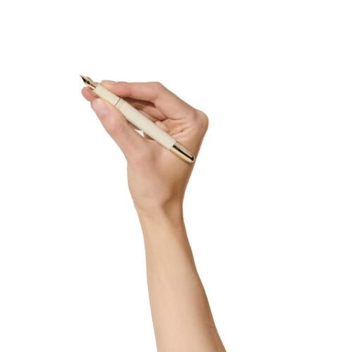 Pluma estilográfica Montblanc Meisterstück Romeo y Juliet Classique en resina marfil con detalles en oro