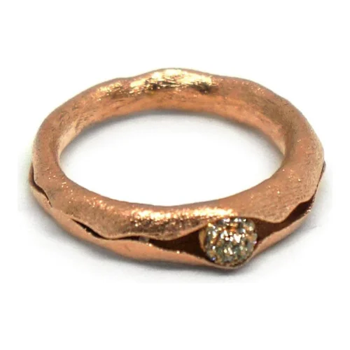 Sortija Oro rosa matizada imperfecta con brillantes